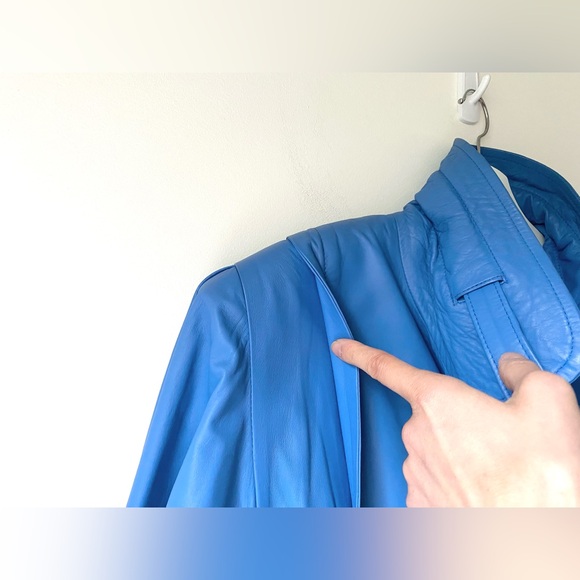 Vintage periwinkle blue leather batwing jacket - Picture 6 of 16